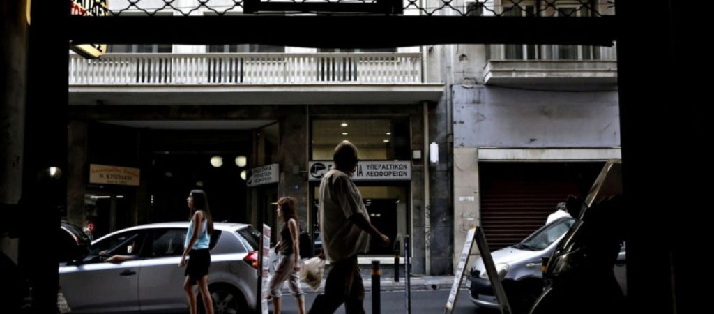 Μήνας μπαίνει – μήνας βγαίνει τα ληξιπρόθεσμα χρέη του Δημοσίου μένουν ίδια