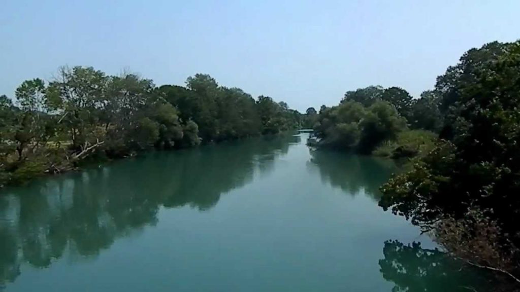 Τραγικές εικόνες στα Τρίκαλα: Στέρεψε ο Πηνειός ποταμός (βίντεο-φωτο)