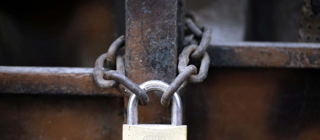 Τετραήμερο «λουκέτο» σε επιχείρηση στην Πλάκα – Επιθεωρητές του ΣΕΠΕ εντόπισαν σωρεία παραβάσεων