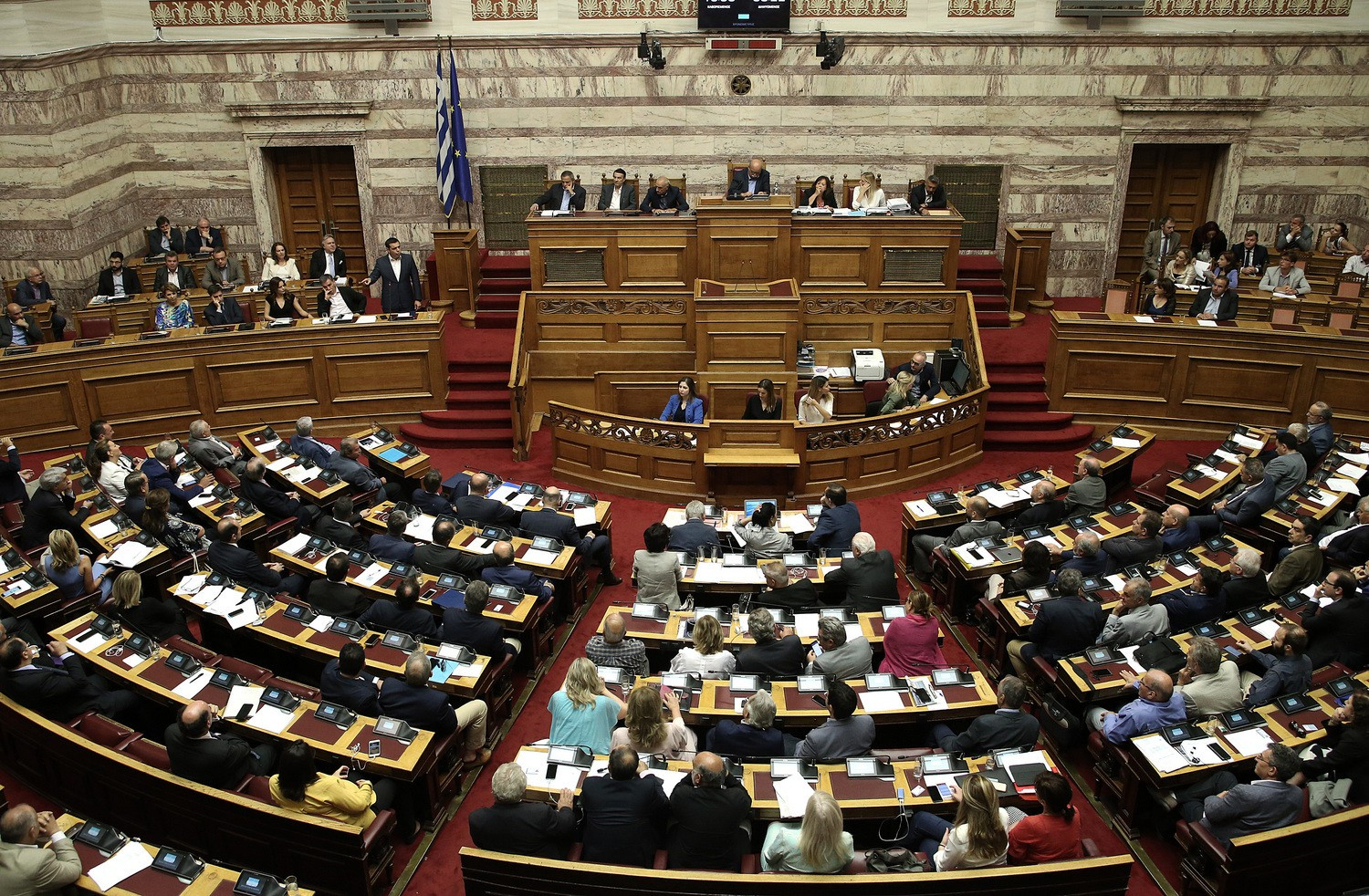 Βουλή: Συνεχίζεται η συζήτηση επί των άρθρων – Υπερψηφίστηκε επί της αρχής μόνο από τη ΝΔ το διυπουργικό νομοσχέδιο