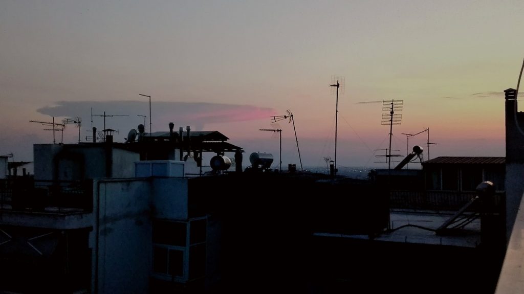 Έτσι και σε αγαπούν στην γειτονιά… Το σημείωμα στην πολυκατοικία που είναι όλα τα λεφτά