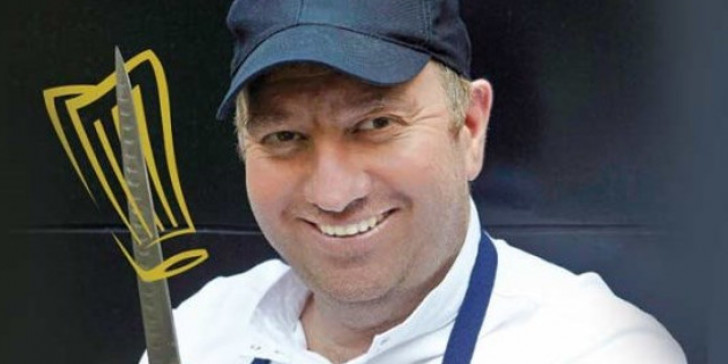 Ο Ηλίας Σκουλάς απαντά στην κακομεταχείριση υπαλλήλου στο εστιατόριο του Έκτορα Μποτρίνι