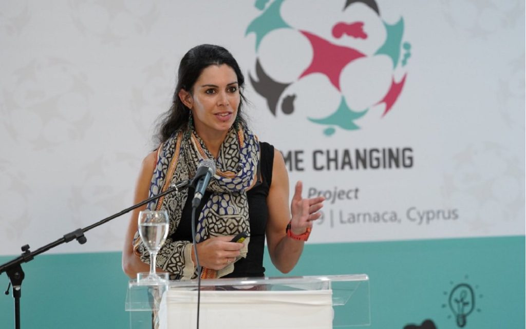 Εξαφάνιση της αστροφυσικού: Κλιμάκιο του ανθρωποκτονιών στην Ικαρία – Έρευνες σε δύσβατο σημείο κοντά στο ξενοδοχείο