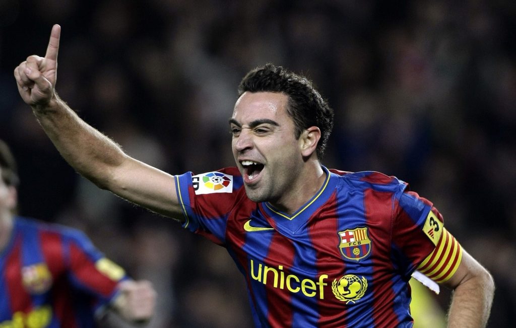 «Τα πήρε» και τα έκανε λαμπόγυαλο ο προπονητής Τσάβι! (βίντεο)