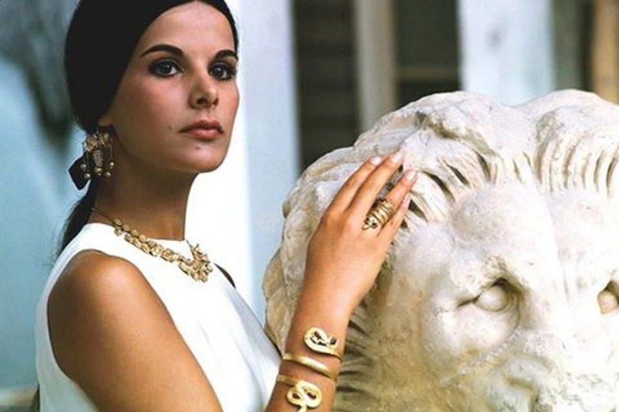 Οι γuμνές φωτογραφίες της Ρίκας Διαλυνά και της Έλενας Ναθαναήλ που προκάλεσαν σάλο