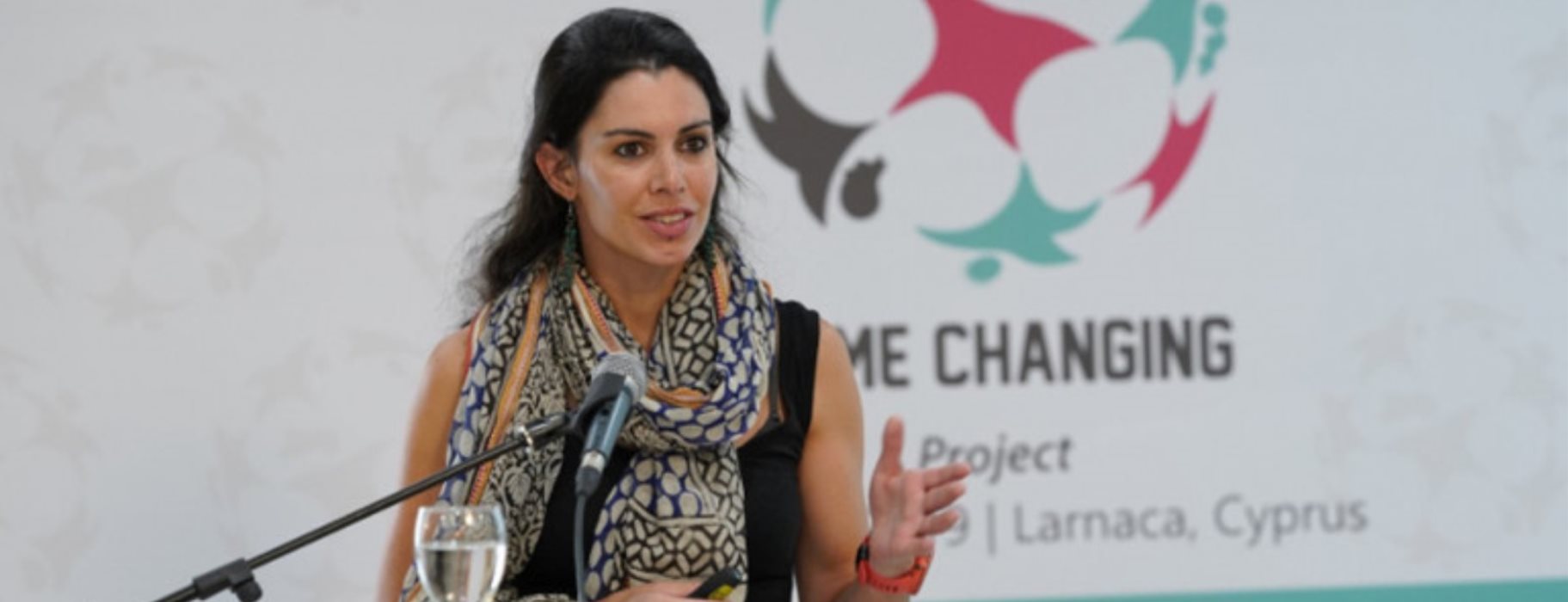 Διασώστες Ικαρίας για την Αγγλίδα αστροφυσικό: «Φορούσε μαγιό, είχε πάνω της το κινητό της, με σπασμένη οθόνη»