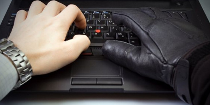 Bρετανία: Σελίδες στο Facebook έχουν μετατραπεί σε άνδρο Αλβανών κακοποιών