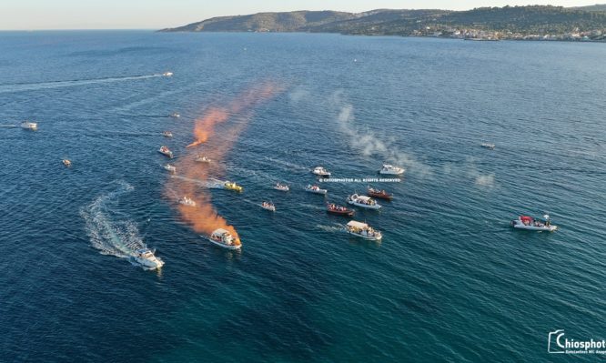 Εντυπωσιακή δια θαλάσσης μεταφορά της εικόνας Αγίου Αιμιλιανού (βίντεο)