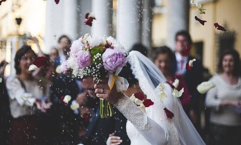 Χαμός σε γάμο! Έξαλλοι οι καλεσμένοι – Δείτε τι τους έκανε η νύφη