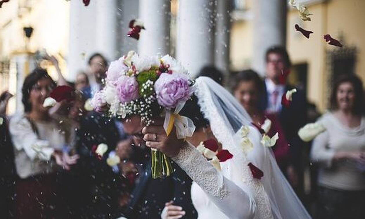 Χαμός σε γάμο! Έξαλλοι οι καλεσμένοι – Δείτε τι τους έκανε η νύφη