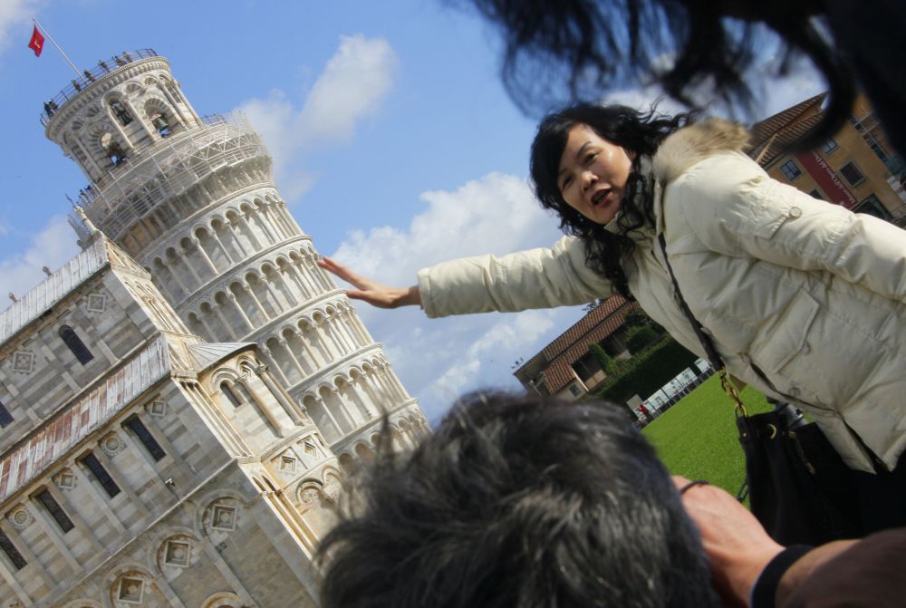 Δεν γέρνει μόνο ο Πύργος της Πίζας – Όλοι οι πύργοι την έχουν την κλίση τους