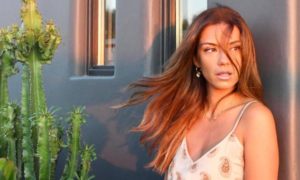 Βάσω Λασκαράκη: Έχασε για δεύτερη φορά τη βαλίτσα της – «Θα κάνω διακοπές με το βρακί» (βίντεο)