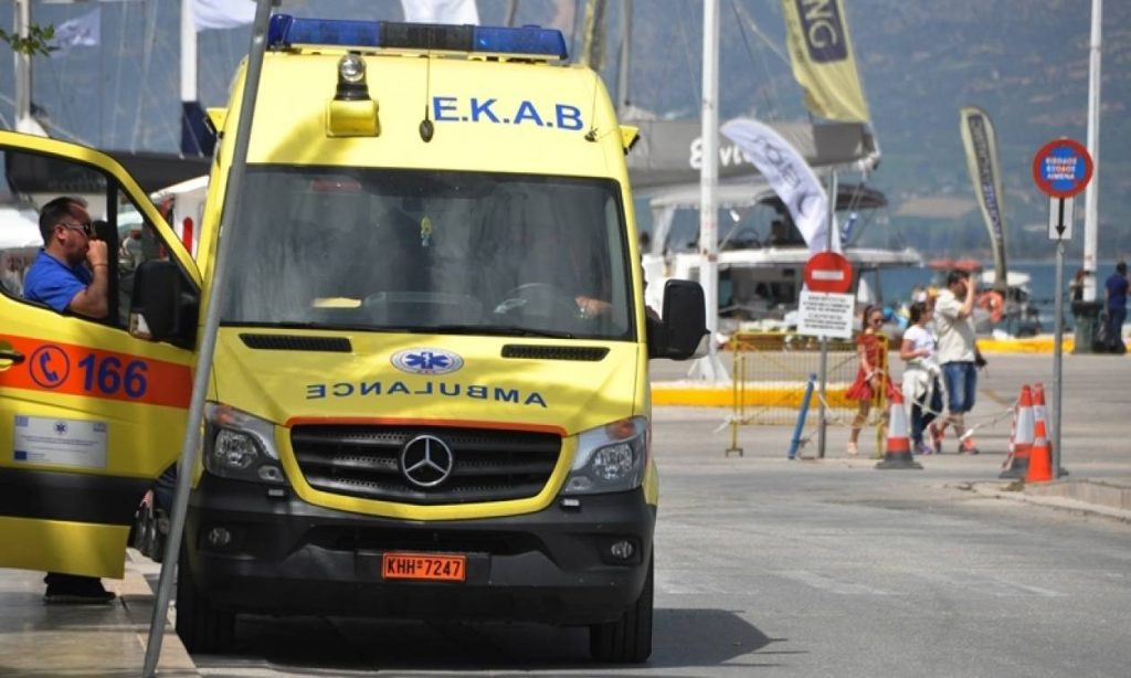 Τροχαίο στα Τρίκαλα: Αυτοκίνητο παρέσυρε 22χρονο νεαρό ντελιβερά