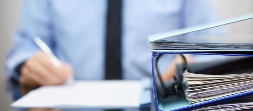 «Κάνουμε τον σταυρό μας και μετά βγαίνουμε για ελέγχους» λένε τρομοκρατημένοι οι εφοριακοί