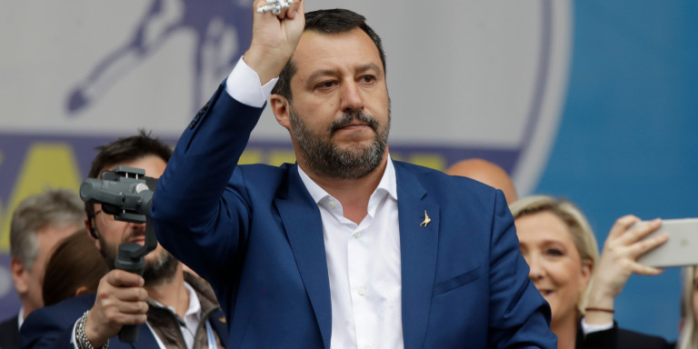 Ο Σαλβίνι τράβηξε την πρίζα της κυβέρνησης – Η απόφαση στα χέρια του Ματαρέλα