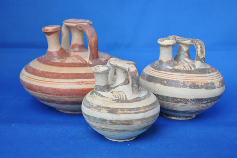 Νεμέα: Στο φως ασύλητοι θαλαμοειδείς τάφοι στο μυκηναϊκό νεκροταφείο – Επανάληψη ανασκαφών λόγω αρχαιοκαπηλίας