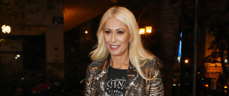 Η Μαρία Μπακοδήμου ποζάρει με μαγιό στις διακοπές της (φωτο)