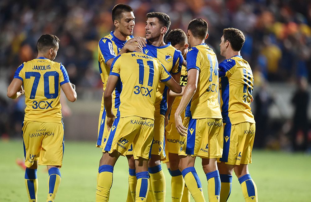 Επική πρόκριση ΑΠΟΕΛ μέσα στην έδρα των Τουρκοαζέρων που είχαν κρεμάσει σημαία του ψευδοκράτους στις εξέδρες! (βίντεο)