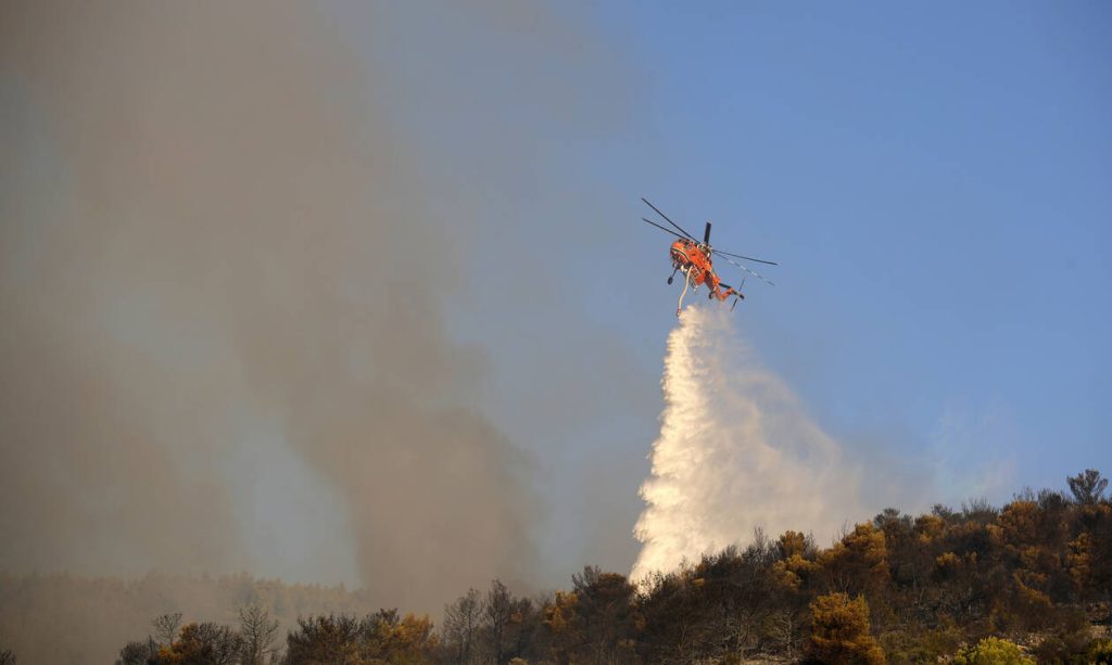 Καταστράφηκαν 15 ραδιοφωνικοί σταθμοί από τη φωτιά στον Υμηττό