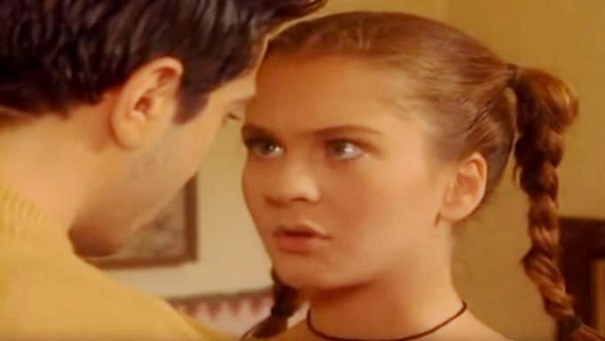 Πρώτη φορά με καμπύλες: Η Γωγώ του «Καφέ της Χαράς» ήρθε στην Ελλάδα και έπαιξε σε βίντεο κλιπ