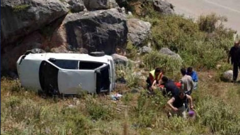 Ημεροβίγλι, Σαντορίνη: 2 άτομα έπεσαν με αυτοκίνητο στο γκρεμό