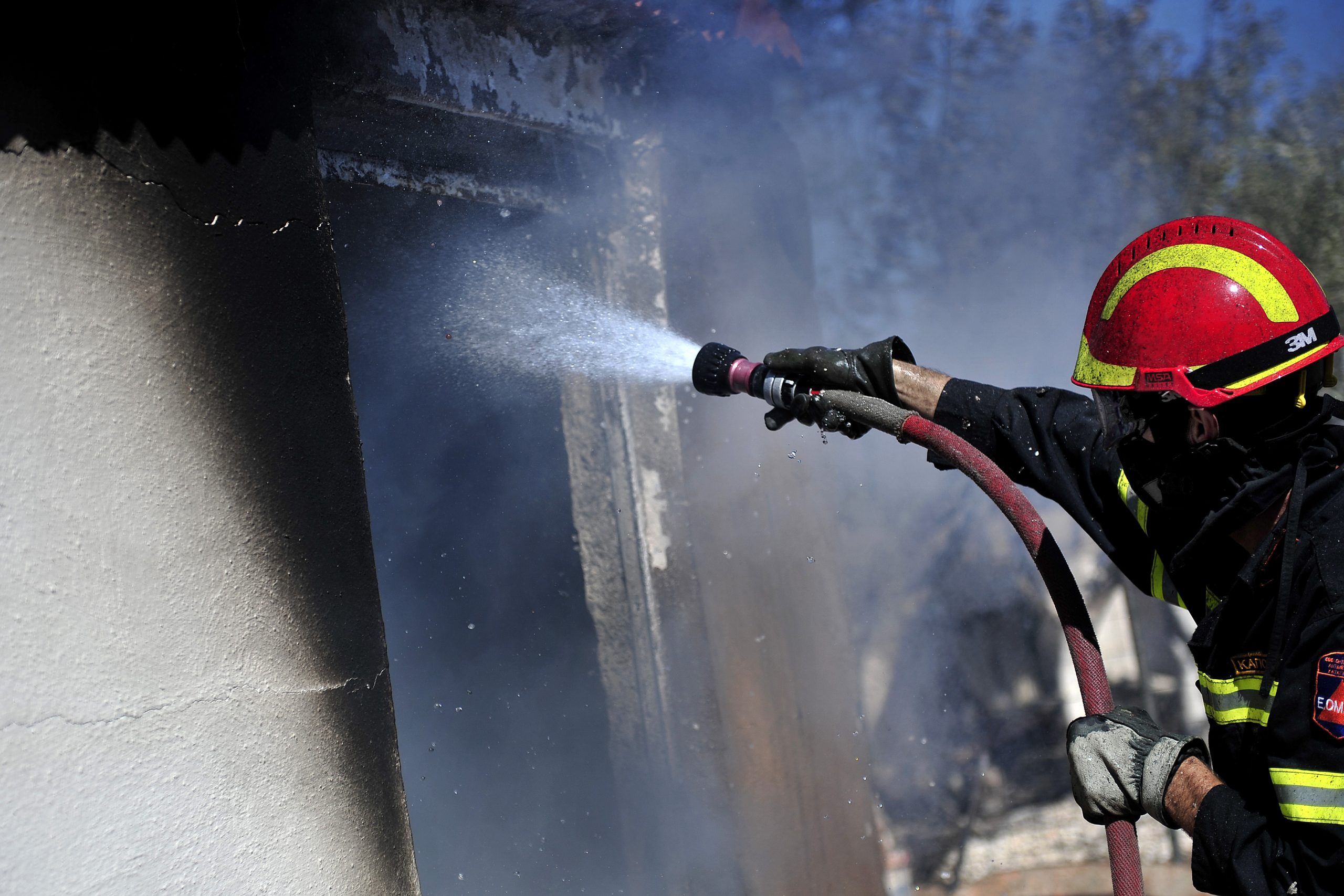 Ζάκυνθος: Ανεξέλεγκτες χωματερές έφερε στην «επιφάνεια» η κατάσβεση της φωτιάς στον Κοιλιωμένο (φωτο)