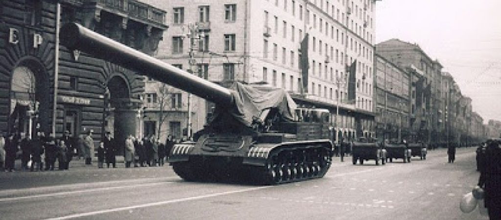 Το τερατώδες σοβιετικό πυροβόλο των 406 χλστ. που έριχνε πυρηνικά βλήματα