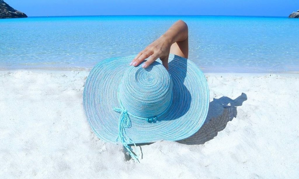 Κρήτη και Ρόδος οι φετινές τουριστικές προτιμήσεις – Πτώση «βλέπει» το Ιόνιο