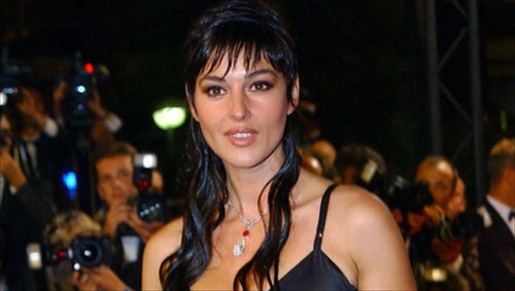 Στην Πάρο η Μόνικα Μπελούτσι για τις καλοκαιρινές της διακοπές – Δείτε φωτογραφίες