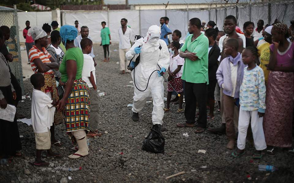 Koνγκό: Σχεδόν 2.000 νεκροί μέσα σε έναν χρόνο από τον ιό έμπολα – 844 ασθενείς ανάρρωσαν