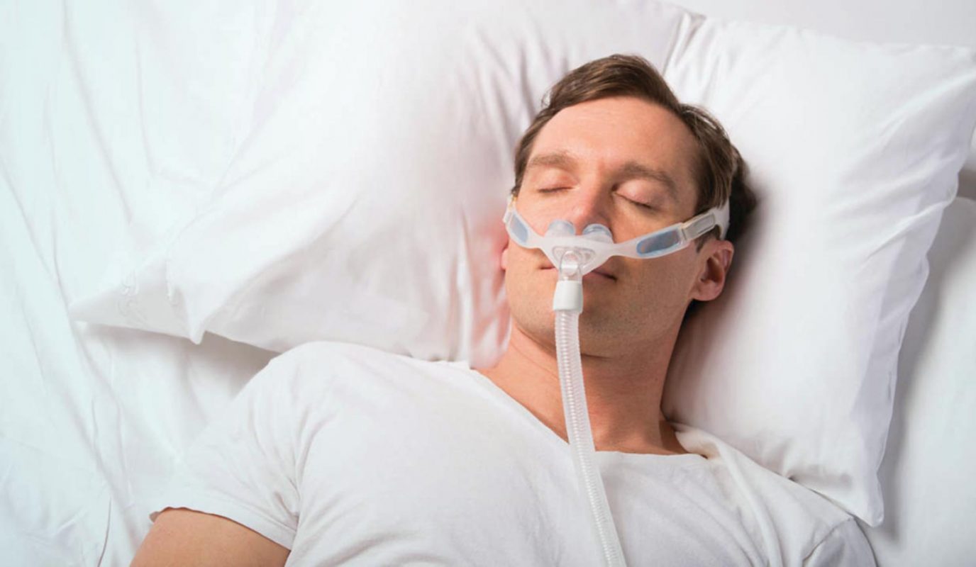 Τι είναι η υπνική άπνοια και από τι προκαλείται; (βίντεο)