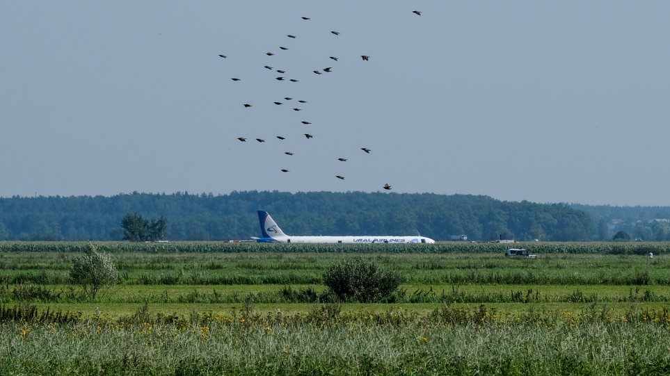 Στον «αέρα» οι δραματικοί διάλογοι του πιλότου του Airbus μετά την «σύγκρουση» με τα πουλιά