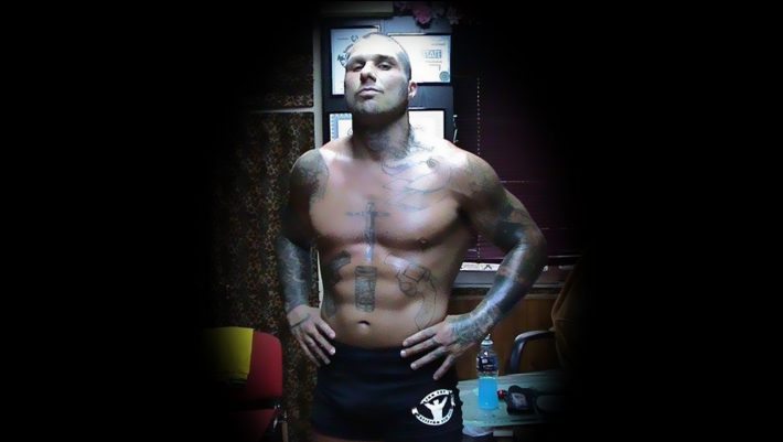 Ναρκωτικά, όπλα, tattoo, ξύλο: Ο μυστηριώδης θάνατος του πιο ιδιαίτερου Έλληνα ράπερ