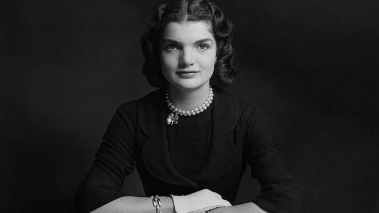 Throwback: Η πιπεράτη ζωή της Τζάκι Κένεντι Ωνάση