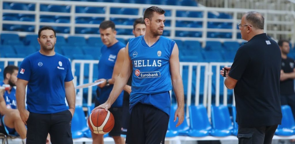 Οριστικό: Επιστρέφει στην Εθνική ο Μάντζαρης, εκτός ο Μήτογλου