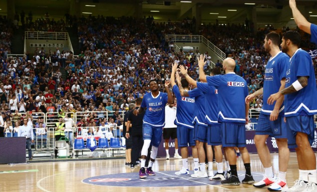 Συγκίνηση στο ΟΑΚΑ: Για πρώτη φορά a cappella ο Εθνικός ύμνος! (βίντεο)