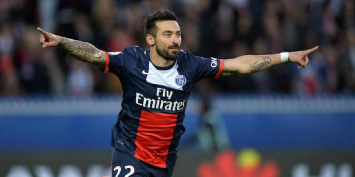 Εζεκιέλ Λαβέτσι: Την Αντίπαρο επέλεξε για τις διακοπές του ο γνωστός ποδοσφαιριστής