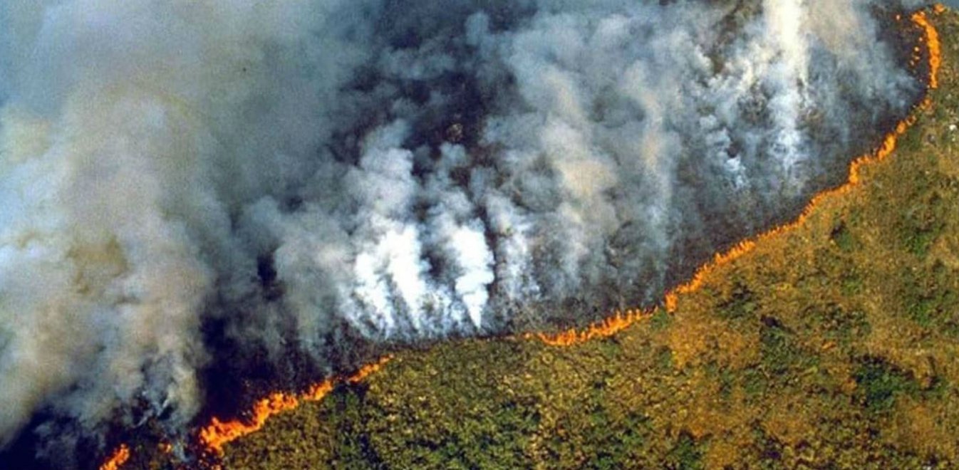 Καταστρέφεται ο Αμαζόνιος: Γιγαντιαίο νέφος τέφρας έκρυψε τον ήλιο στο Σάο Πάολο