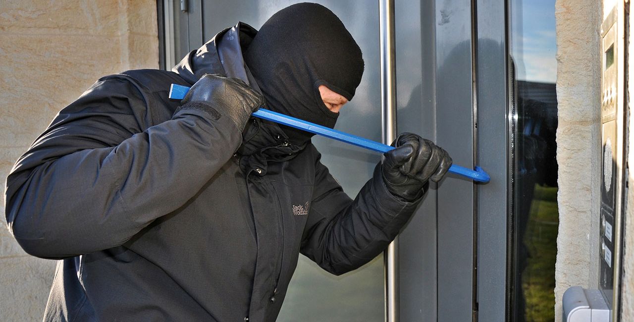 Πώς θα προστατέψετε το σπίτι σας από τους διαρρήκτες – Εννιά απλοί τρόποι σύμφωνα με πράκτορες του FBI