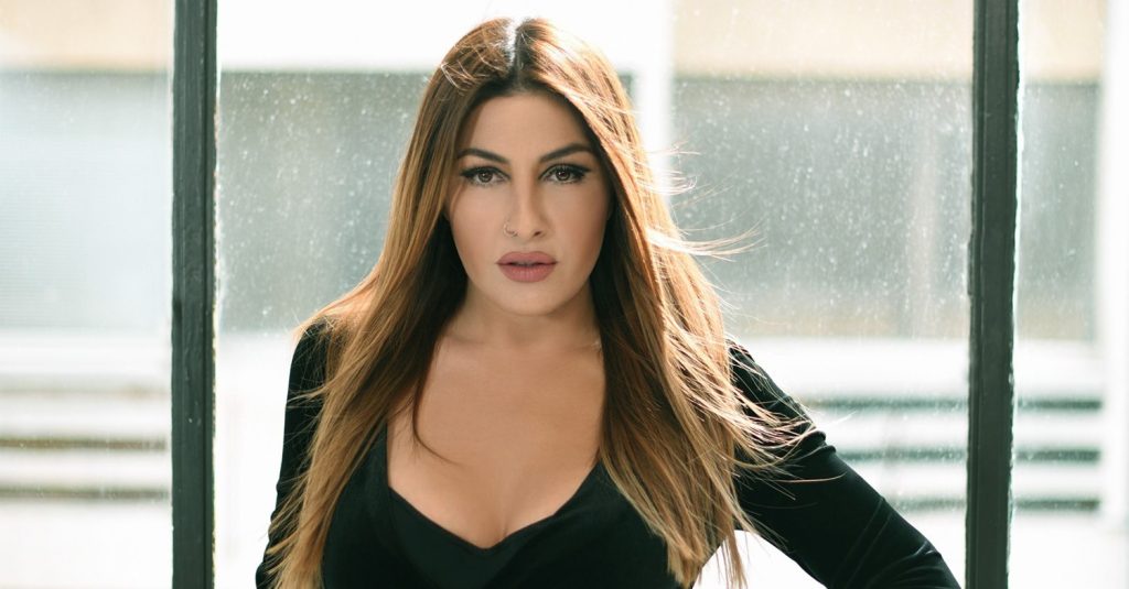 Έλενα Παπαρίζου: Ποζάρει με αποκαλυπτικό μαγιό στο Instagram (φώτο)