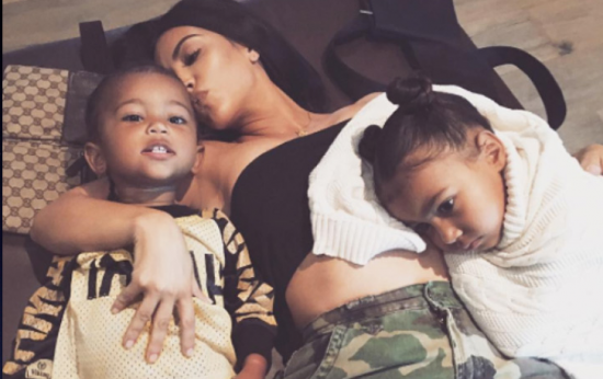 Η κόρη της Κιμ Καρντάσιαν έχει επικίνδυνα γούστα (βίντεο)