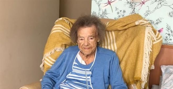 Βρετανία: Μια 93χρονη γυναίκα απεβίωσε από το σύνδρομο «ραγισμένης καρδιάς»