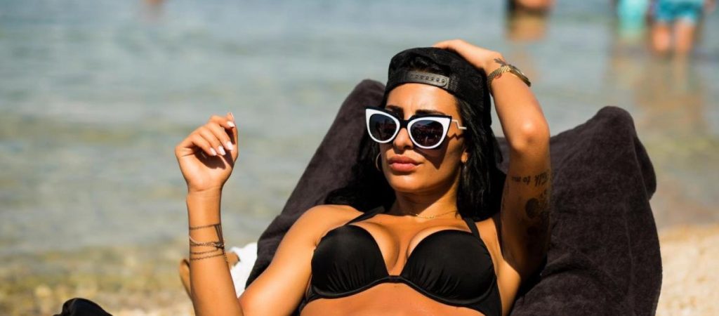 Η Πωλίνα Τριγωνίδου «ξαναχτυπά»: Ποζάρει με το αποκαλυπτικό της μπικίνι (φωτο)