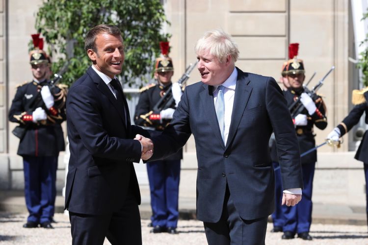 Εμάνουελ Μακρόν σε Μπόρις Τζόνσον: «Είναι δικό σου θέμα ποιο δρόμο θα ακολουθήσει το Ηνωμένο Βασίλειο»