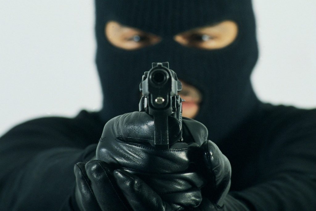 Καταδικασμένος ληστής διέπραξε τρεις ληστείες κατά την άδειά του από τις φυλακές