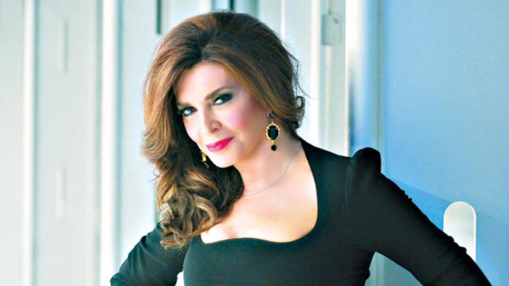 Μιμή Ντενίση: Ποζάρει με το μαγιό της χωρίς ρετούς – Χαλαρές στιγμές στο Θεολόγο (φωτο)