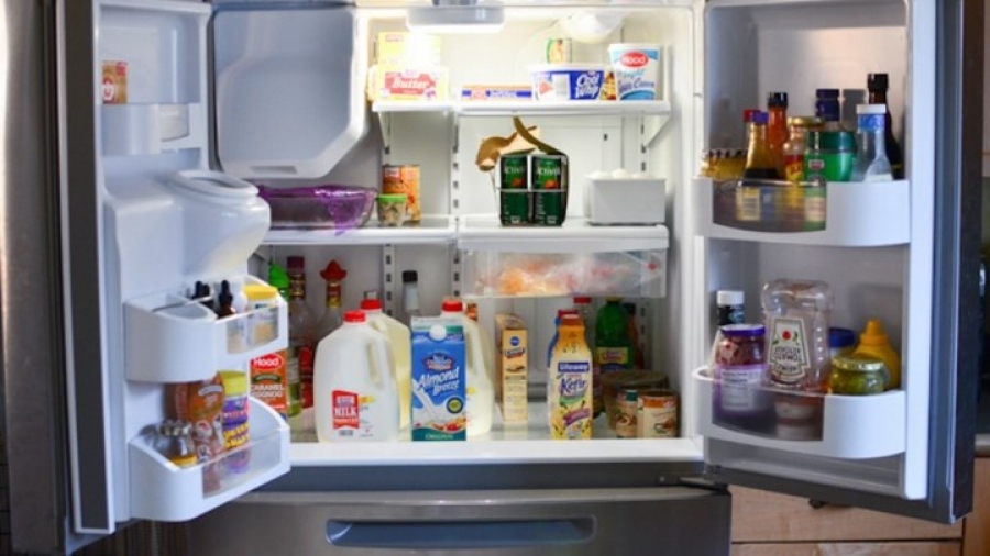 Διώξε τις έντονες μυρωδιές από το ψυγείο με αυτόν τον τρόπο