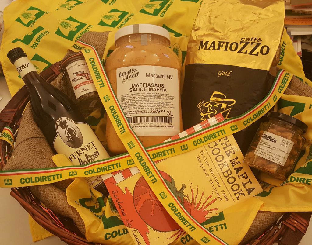 Η «Mafia pizza» και ο καφές «Maffiozzo» βλάπτουν την Ιταλία: «Πλήγμα στην εικόνα του “made in Italy” τα προϊόντα»