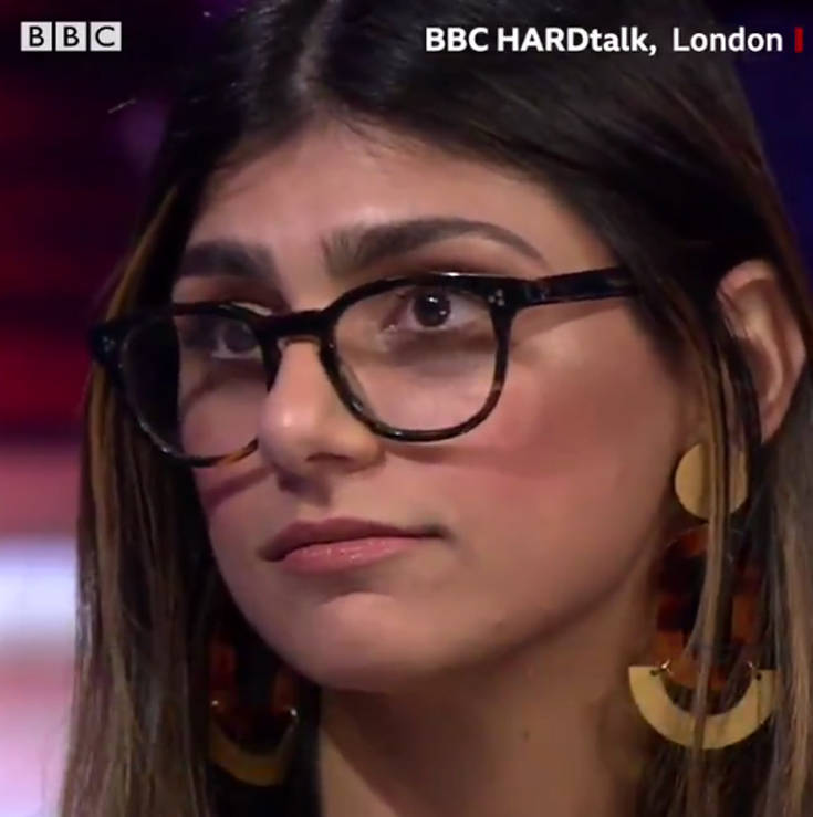 Mia Khalifa: Μίλησε για την πιο πολυσυζητημένη πικάντικη σκηνή της (βίντεο)