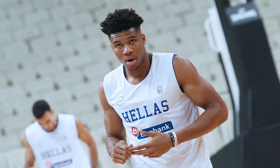 Η Ελλάδα συνέτριψε την Ιορδανία 92-65: Αποθέωση για Γ.Αντετοκούνμπο
